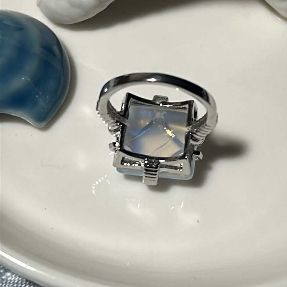 Ladies Ring - Picture 4 of 8